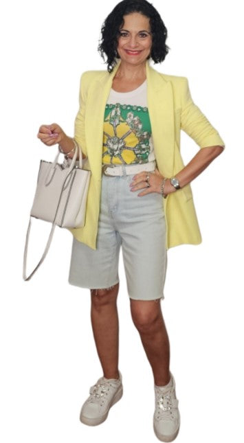 How to style Bermuda shorts